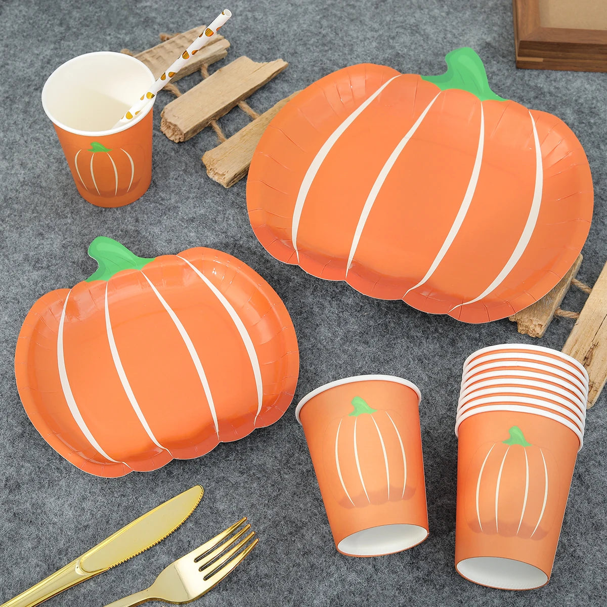 Halloween Disposable Tableware Set – Pumpkin & Ghost Face Paper Plates, Cups & Party Supplies (10-Piece Set, 7"/9")